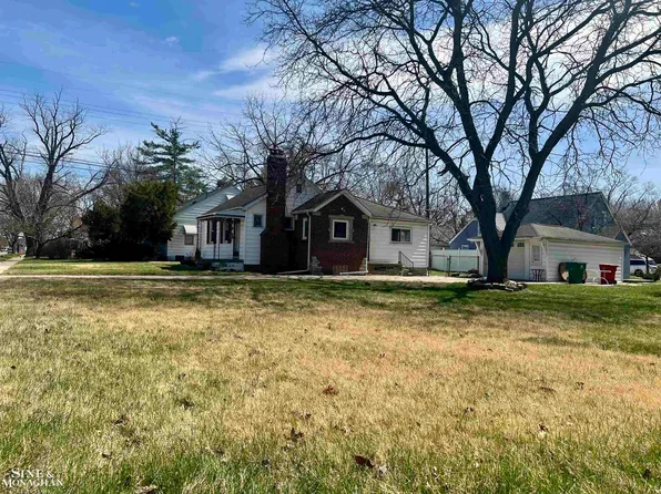 14916 Crescentwood Ave, Eastpointe, MI 48021