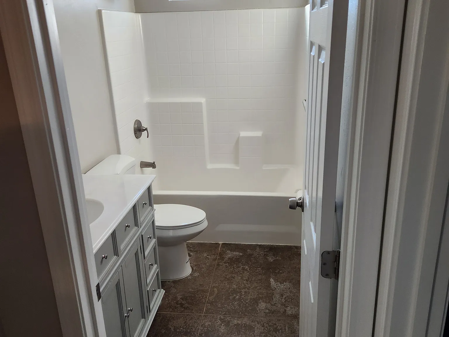 2 bed, 900 sqft, $1,500 — Photo 3