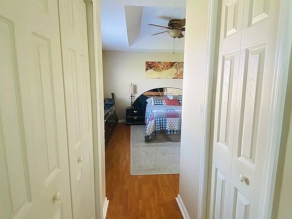 3rd image of 181 W Forest Oak Cir
