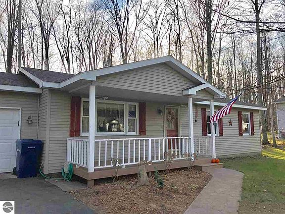 2nd image of 19157 Beechridge Dr