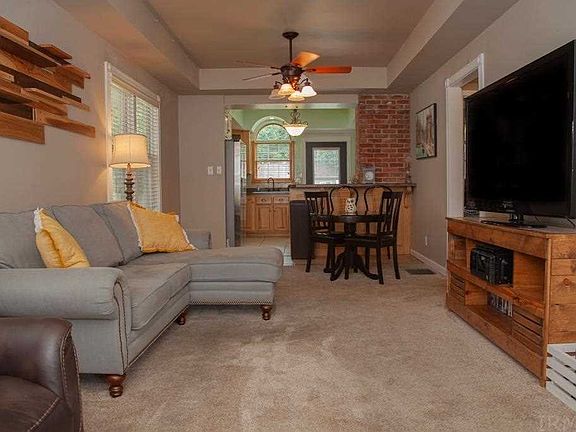 2nd image of 602 N Kerth Ave