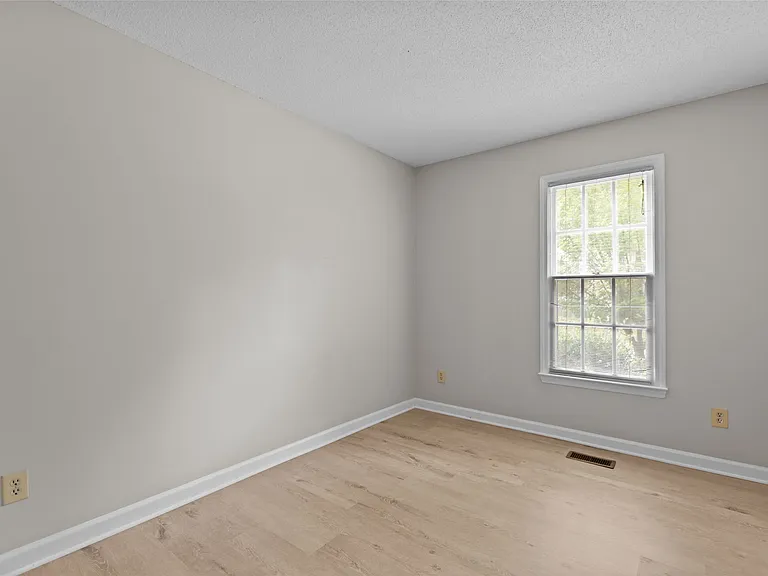 4504 Liverpool Ln — Photo 23