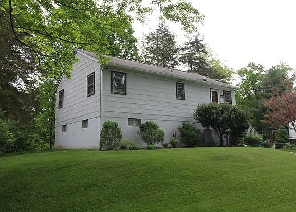 2nd image of 381 Bennetts Farm Rd