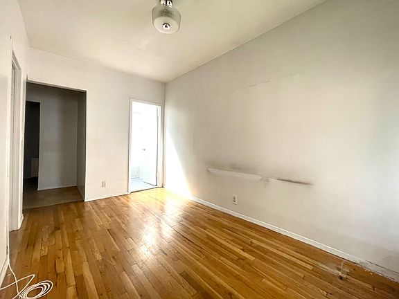2nd image of 329 W 55th St APT 1D