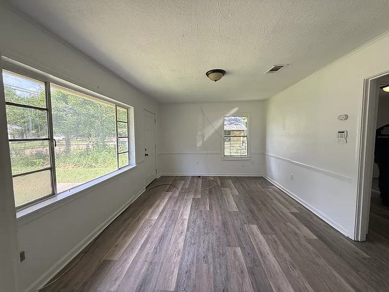 229 Archer Ave — Photo 10