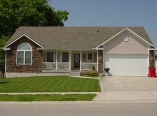 706 NW Meadow Rd, Grain Valley, MO 64029