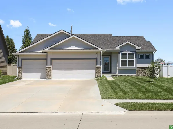 16380 Mormon St, Bennington, NE 68007
