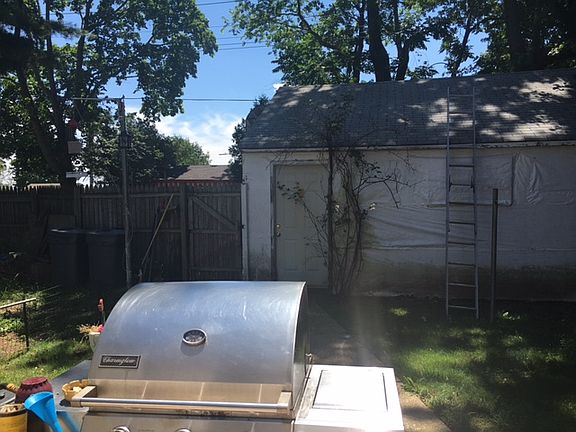 4th image of 73 Nassau Ave