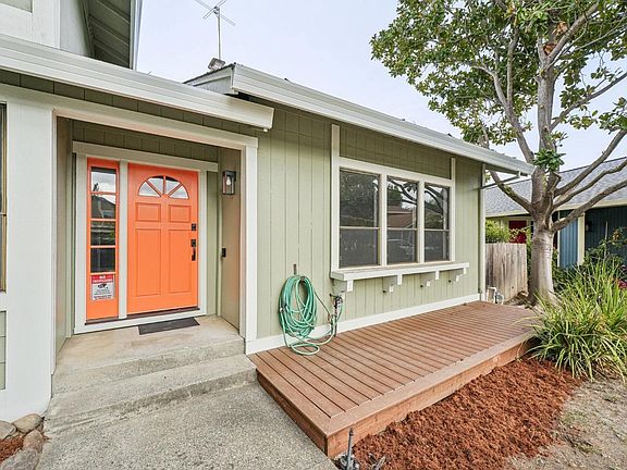 3rd image of 25 Leslie Court