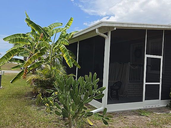 3rd image of 2072 Casita Dr