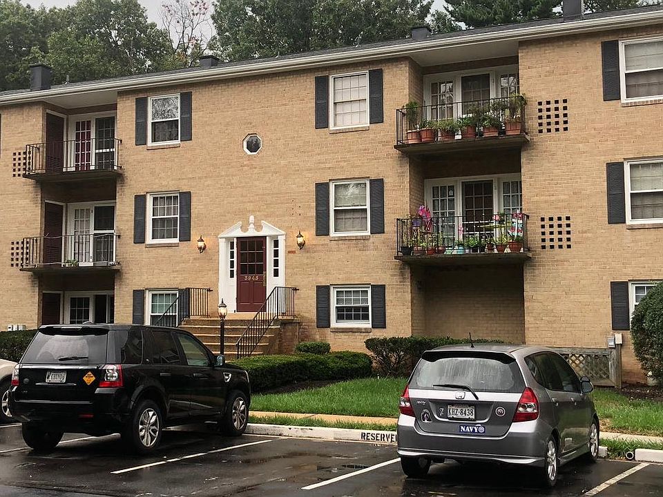 1st image of 3945 Lyndhurst Dr APT 303