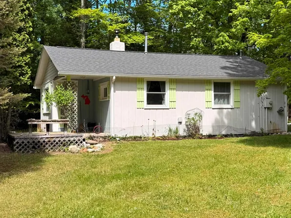 12851 Manitou Trl, Kewadin, MI 49648