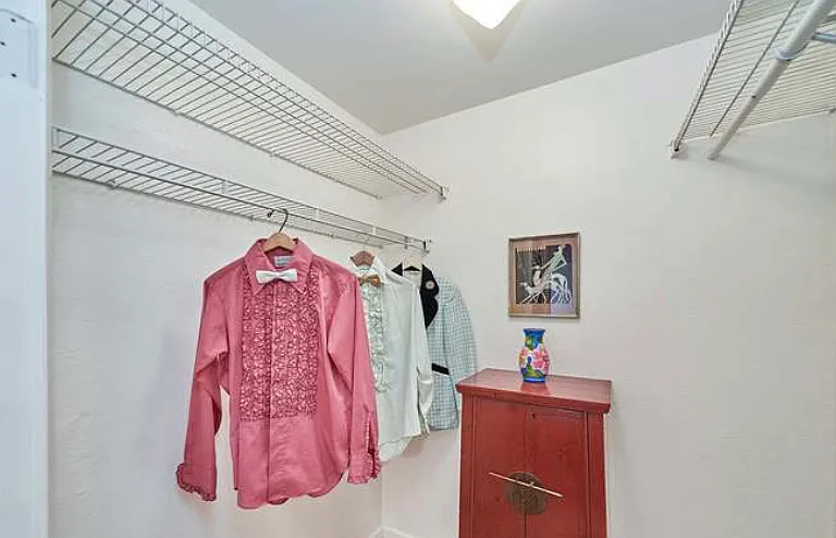 320 S Ardmore Ave #310 — Photo 8