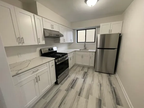 49-06 28th Avenue image 1 of 7