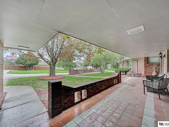 5th image of 6844 Laurent Cir