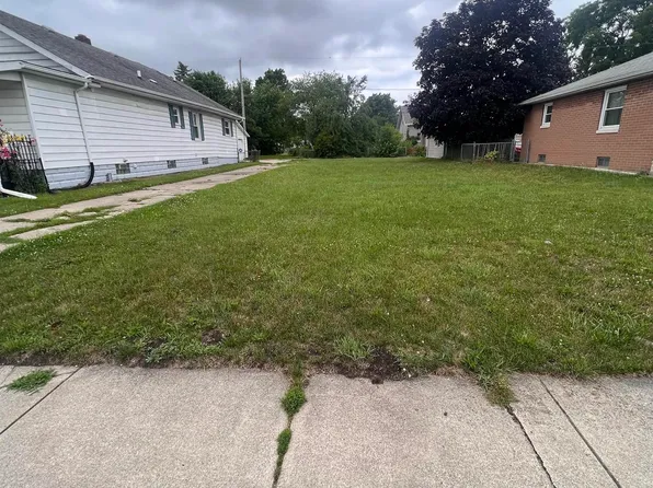 725 Camden St, South Bend, IN 46619