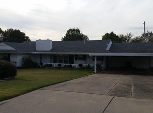 131 Hunter Dr, Ada, OK 74820