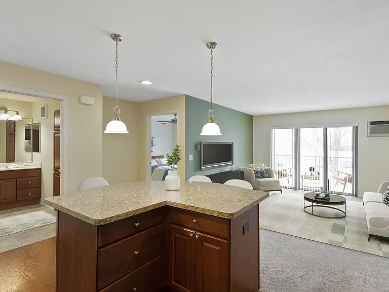 Parkwood Pointe Apartments — Photo 5