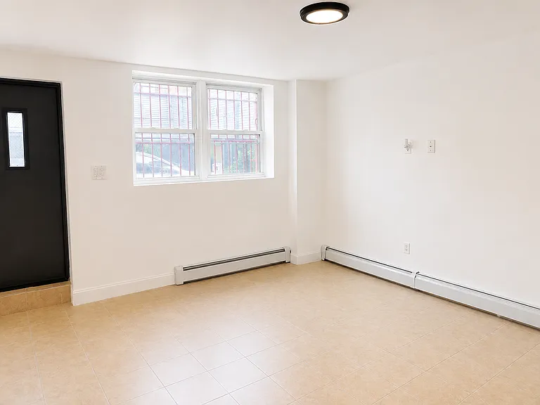 1744 Weeks Ave #1R — Photo 6