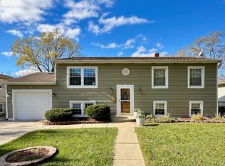 6840 Juniper St, Hanover Park, IL 60133