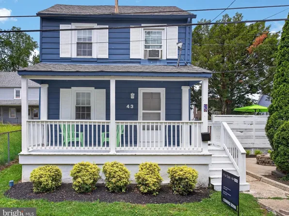 43 Oak St, Phoenixville, PA 19460