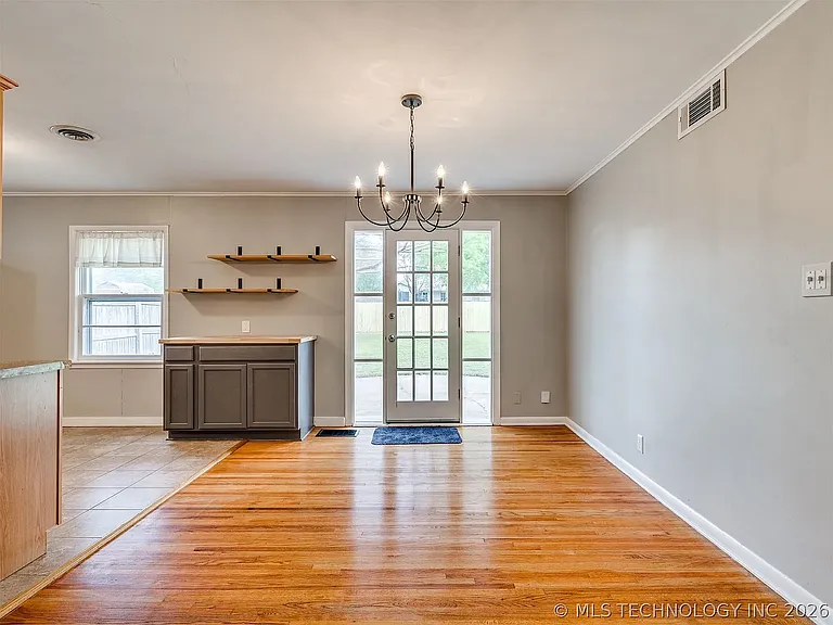3921 E 37th Pl — Photo 5