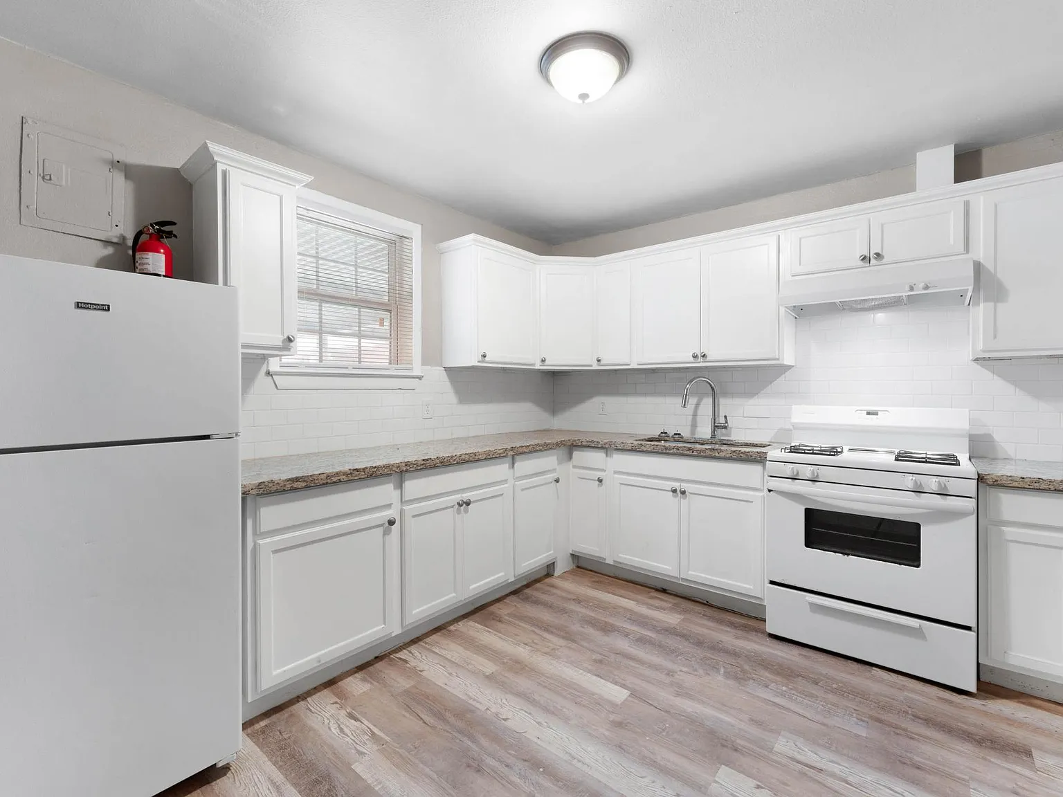2 bed, 920 sqft, $960 — Photo 4