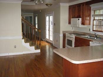 3rd image of 1924 Windingridge Dr