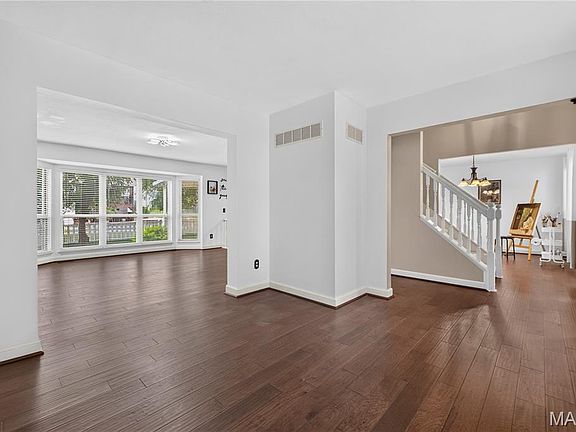 5th image of 215 Waterford Crossing Dr