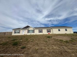 12201 McKenzie View Dr, Watford City, ND 58854