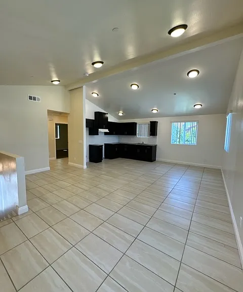 3428 S Norton Ave — Photo 4