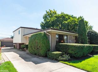 2009 Eastview Dr, Des Plaines, IL 60018
