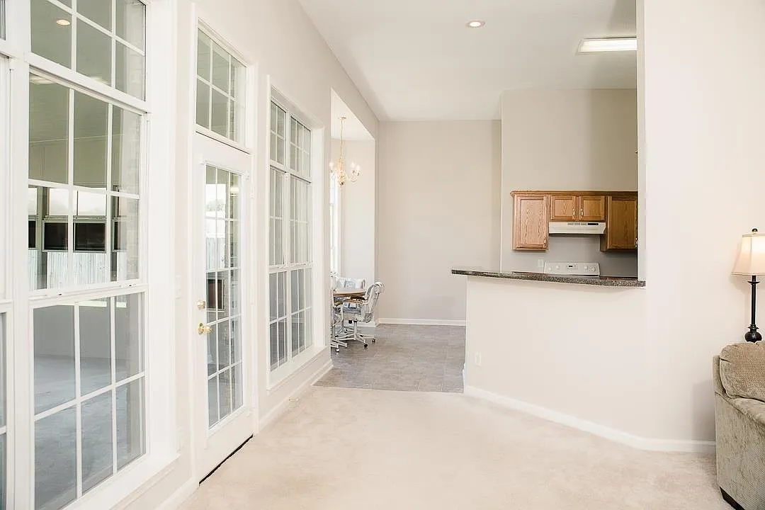4 bed, 1935 sqft, $2,295 — Photo 4