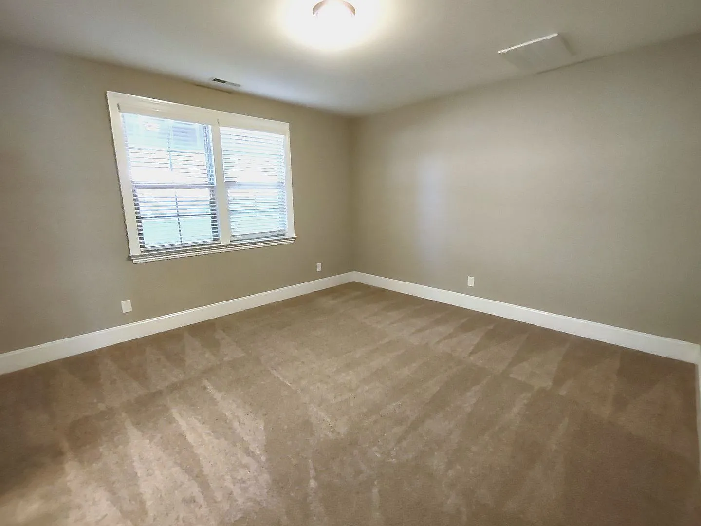 Luxury Townhome Available in Fairway Row Community! — Photo 4