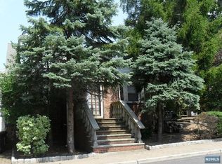 1201 Briar Way, Fort Lee, NJ 07024