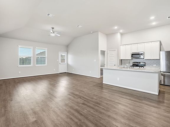 5th image of 603 Walnut Branch Dr