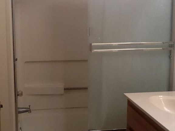5th image of 721 Elmwood Ct
