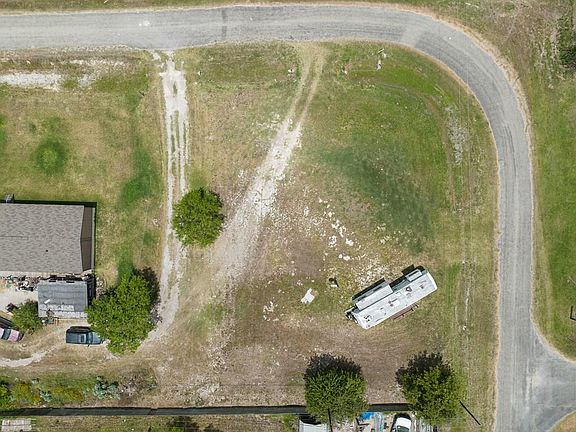 5th image of 140 Coral Dr