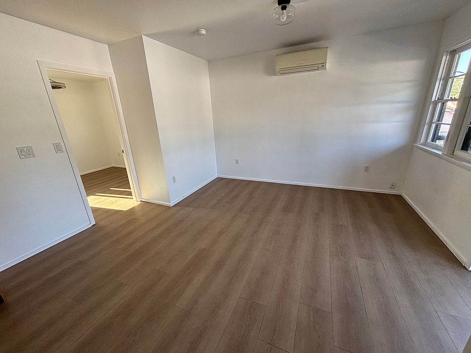 2nd image of 8126 San Vincente Ave #B