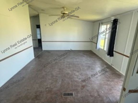 3rd image of 906 Pleasantdale Cir
