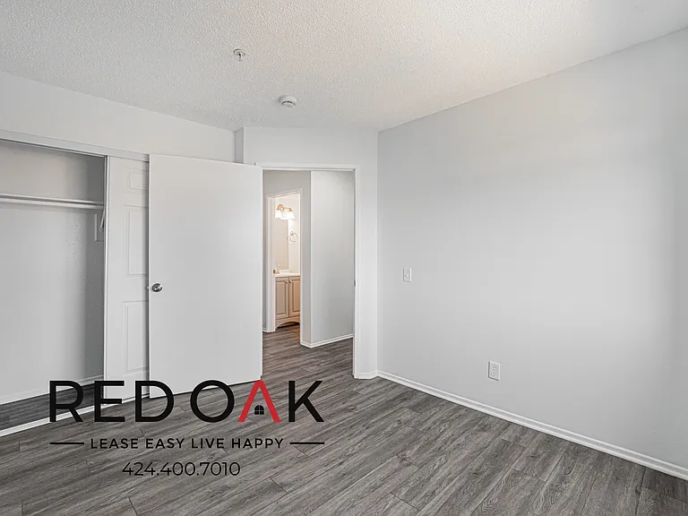 5200 Oakland St #210 — Photo 12