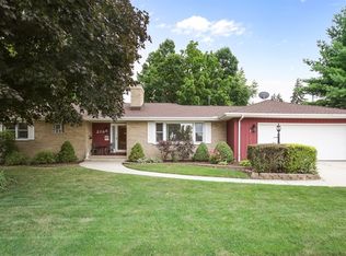 219 Taylor Ave, Bartlett, IL 60103
