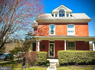 34 Glen Ave, Glen Rock, PA 17327