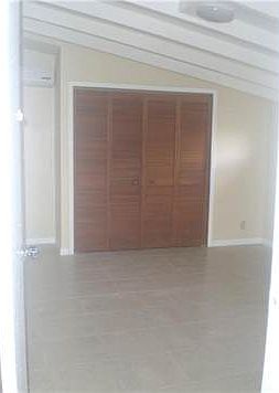 5th image of 940 NW 180th Ter