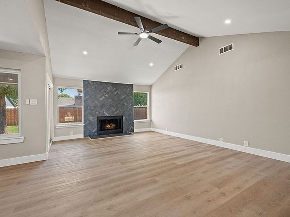 4th image of 7512 Clover Ln