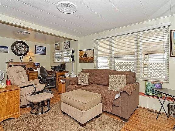3rd image of 2300 E Valley Pkwy Spc 121