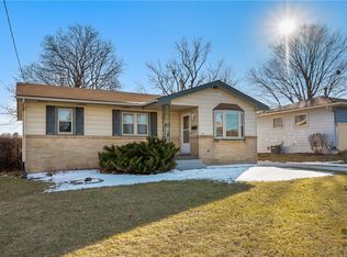 2719 Wedgewood Rd, Des Moines, IA 50317