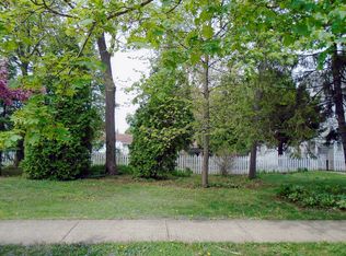 1162 Bellevue Ave, Elgin, IL 60120