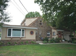 301 West Ln, Clark, NJ