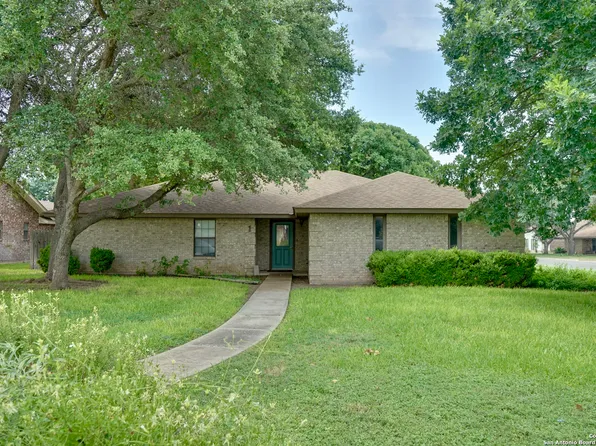 1 Walnut Circle, Uvalde, TX 78801